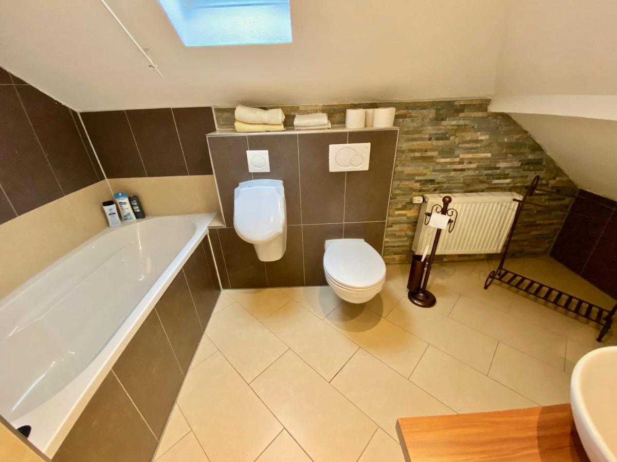 Wohnen Ueber Den Daechern Von Ravensburg, Stadtnah, Kamin, Klima Apartment Bagian luar foto